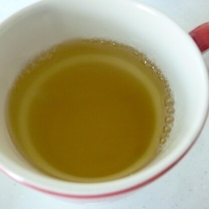 マグカップでたっぷりといただきました♪
ほんのり甘い緑茶でホッと一息☆
緑茶は香りにも癒されますよね＾＾
美味しく頂きましたぁ*＾＾*